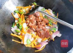 洋葱胡萝卜炒肉的做法图解4