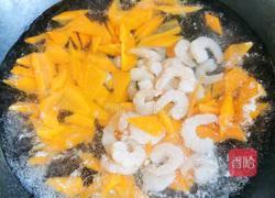 西兰花炒虾仁的做法图解5