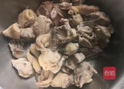 香菇炖鸡汤的做法图解4