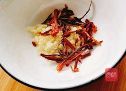 黄瓜皮蛋 夏日小清凉的做法图解1