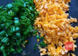 葱花鸡蛋红薯饼的做法图解2