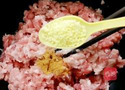 韭菜肉馅饼的做法图解2