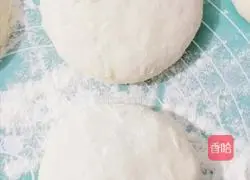 Illustration of how to make chive meat pie 18