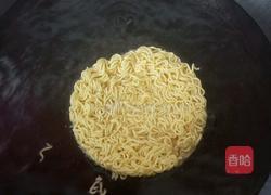 鸡蛋方便面的做法图解2