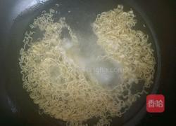 鸡蛋方便面的做法图解3