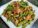 秋葵口蘑小炒肉的做法[图]
