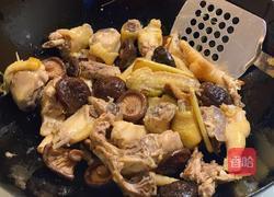 花胶香菇焖鸡的做法图解8