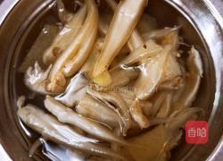 砂锅花胶鲍鱼鸡煲的做法图解1