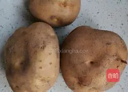 Illustration of how to make fried potato slices 1