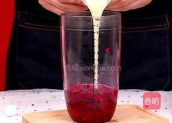 自制饮品｜火龙果养乐多的做法图解2