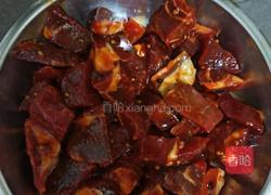 黑椒澳洲牛肉粒炒菠萝的做法图解2