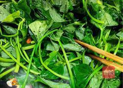 猪油炒红薯苗的做法图解3