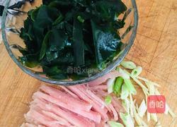 裙带菜肉丝汤的做法图解1