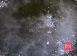 猪蹄浓汤的做法图解2