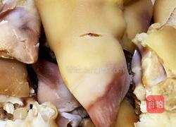 猪蹄浓汤的做法图解1