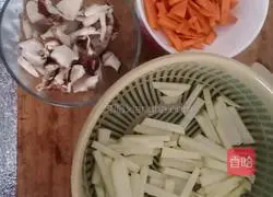Illustration of how to make fried potato strips with mushrooms 2