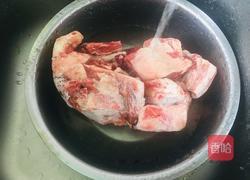 羊肉炖萝卜的做法图解1