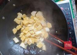 抱蛋馒头丁（俗称鸡蛋炒馒头丁）的做法图解6