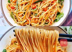 酸辣拌面的做法图解3