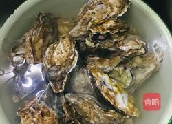 蒜蓉辣酱蒸生蚝的做法图解1