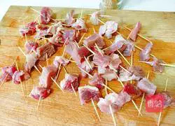 Illustration of how to make toothpick beef 5