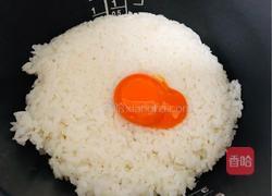 黄金蛋炒饭的做法图解2