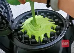 Illustration of how to make pandan waffles 14
