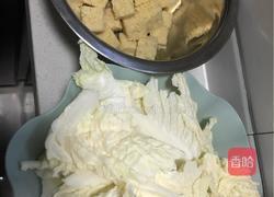大白菜炖冻豆腐的做法图解1