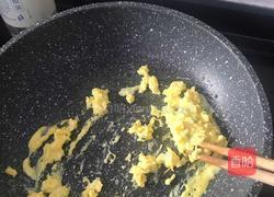 鸡肝菠菜蛋面的做法图解4