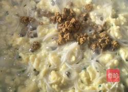 鸡肝菠菜蛋面的做法图解6