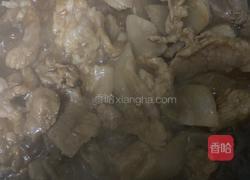 甘蓝菜炒五花肉的做法图解2