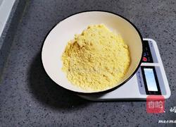 玉米面窝窝头的做法图解1