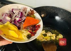 土豆豆角烧鸡肉的做法图解3