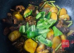 土豆豆角烧鸡肉的做法图解9
