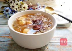 银耳红枣莲子汤的做法图解10