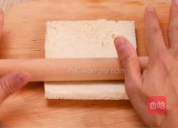 培根吐司蛋卷的做法图解1