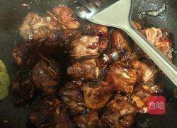 排骨炖玉米豆角的做法图解4