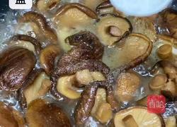 鳕鱼胶焖香菇的做法图解3