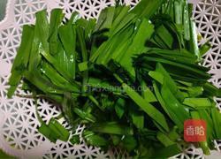 冬笋韭菜炒鸡蛋的做法图解2