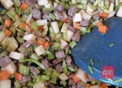 山药香芹牛肉粒的做法图解4