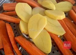 鸡蛋牛奶蔬菜饼的做法图解1