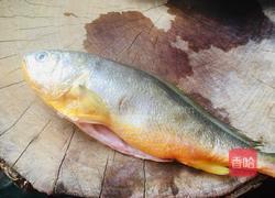 清蒸黄花鱼的做法图解1