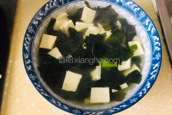 海菜豆腐汤