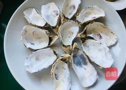 蒜蓉粉丝蒸生蚝的做法图解3