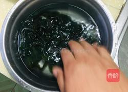 凉拌裙带菜的做法图解2