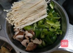 黄焖鸡的做法图解1