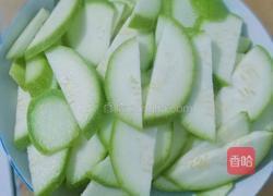 炝炒西葫芦的做法图解1