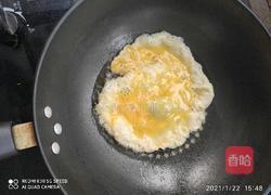 酸菜炒饭的做法图解2