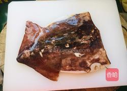 鱿鱼丝炒韭菜的做法图解1