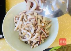 鱿鱼丝炒韭菜的做法图解4